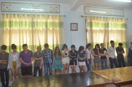 Đột kích quán bar, hàng loạt