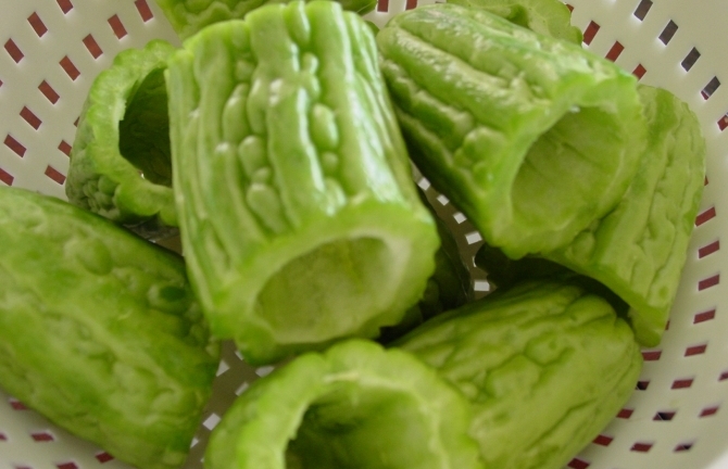 Canh khổ qua nấu thịt bò thanh nhiệt bữa cơm tối