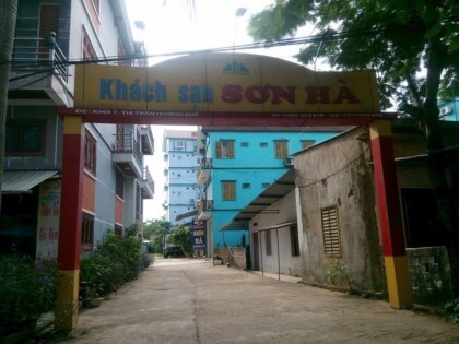Khiển trách vị giám đốc ngân hàng gây rối trật tự