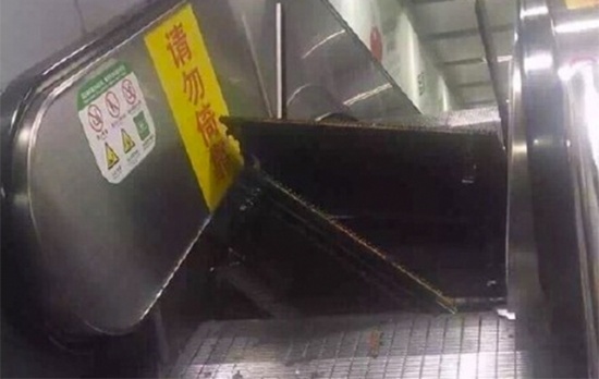 TQ: Lại một tai nạn thang cuốn khiến cậu bé 4 tuổi tử vong