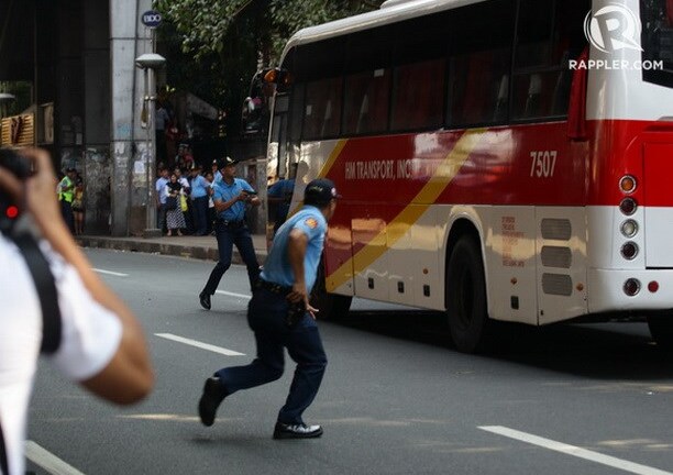 Philippines: Xe buýt chở khách bị tấn công ở thủ đô Manila