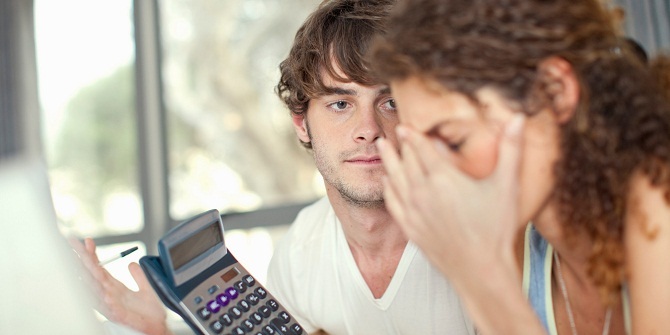 Sai lầm trong quản lý tài chính gia đình khiến vợ chồng
