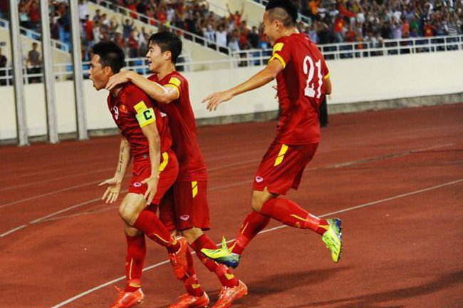 Công Vinh: Công ba, tội bảy