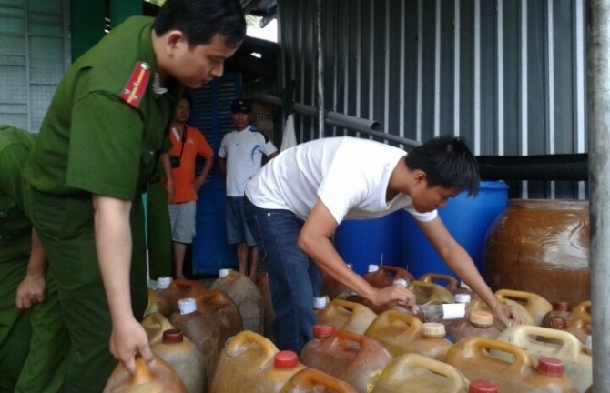 Điều tra vụ trộm hàng nghìn lít dầu máy bay