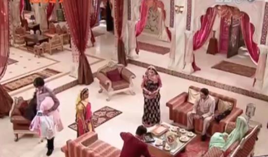 Cô dâu 8 tuổi phần 4 tập 79: Gauri nói không muốn có con khiến Jagdish sững sờ