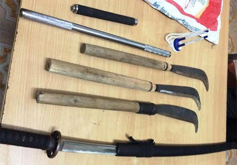 Bắt nhóm côn đồ vác theo bao vũ khí đi hỗn chiến