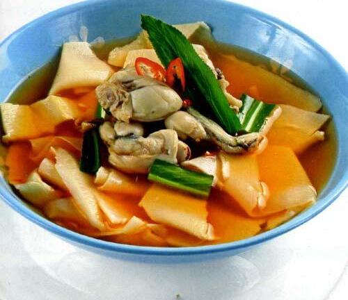 Ếch nấu măng chua cay đậm đà bữa cơm trưa