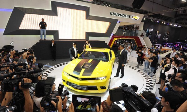 Đại gia Việt 5 ngày sắm gần 200 ô tô hạng sang