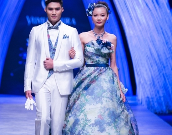 Áo cưới tỏa sáng của NTK Nhật Bản làm
