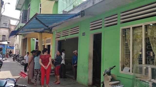 Phát hiện người phụ nữ chết trong tư thế treo cổ tại nhà riêng