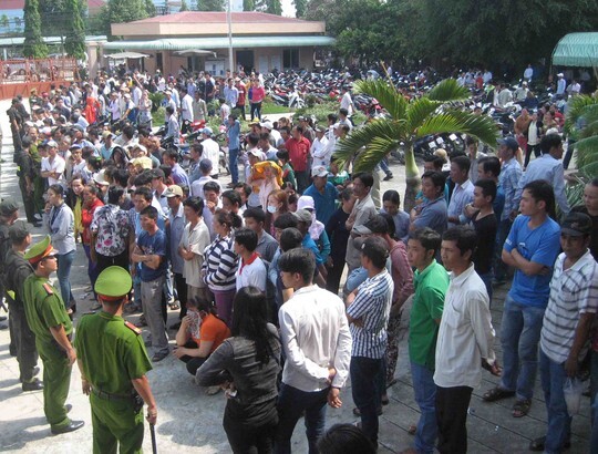 52 giang hồ truy sát 2 thanh niên giữa đêm