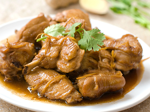 Gà kho gừng đơn giản cho bữa cơm tối