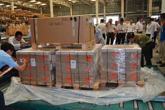 Tịch thu 144.000 viên đạn “lạc” qua sân bay Tân Sơn Nhất