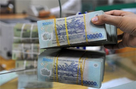 Lãi suất tiền gửi kỳ hạn nào tại ngân hàng đang cao nhất tháng 10/2015?