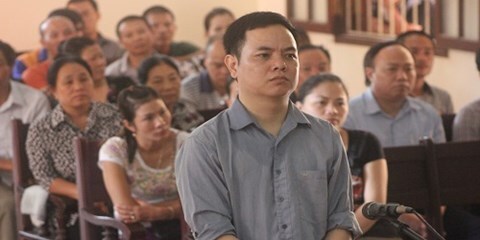 “Rút ruột” xăng, cửa hàng trưởng