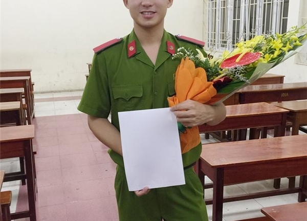 Chân dung những anh chàng cảnh sát điển trai khiến phái nữ “điên đảo”
