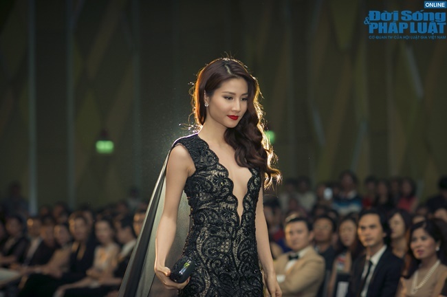 Diễm My 9X khoe vẻ đẹp quyến rũ đầy bí ẩn