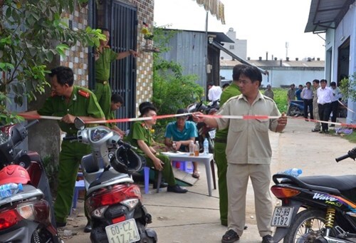 Sập gác lửng nhà xưởng, 4 người thương vong tại TP HCM