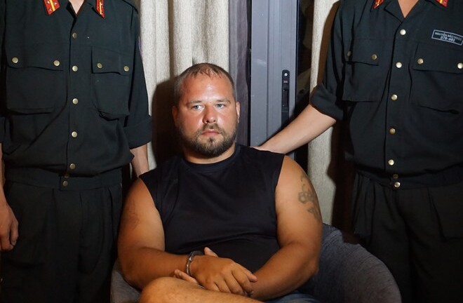 Bắt người nước ngoài dùng thẻ giả rút tiền máy ATM