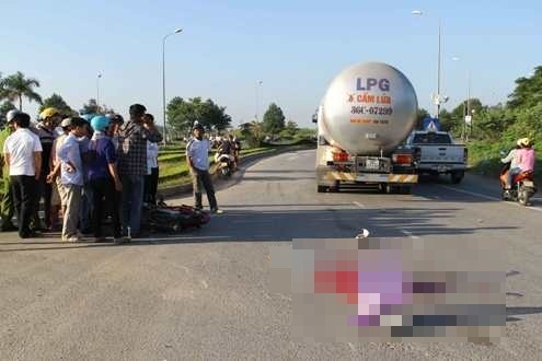 Người phụ nữ tử nạn dưới gầm xe bồn trên đường vào viện thăm chồng