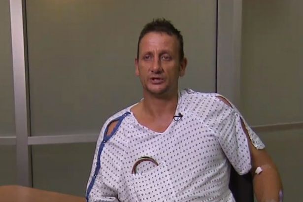 Sống sót sau khi chiến đấu với cá sấu dài hơn 2 mét