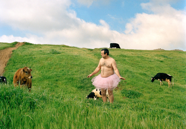 Người chồng mặc váy 