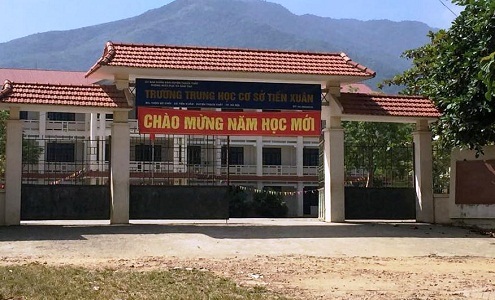Hà Nội: Một hiệu trưởng treo cổ tự tử tại nhà riêng