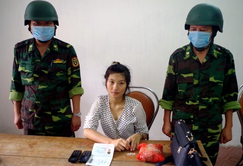 Bắt giữ thiếu nữ vận chuyển ma tuý thuê từ Trung Quốc vào Việt Nam