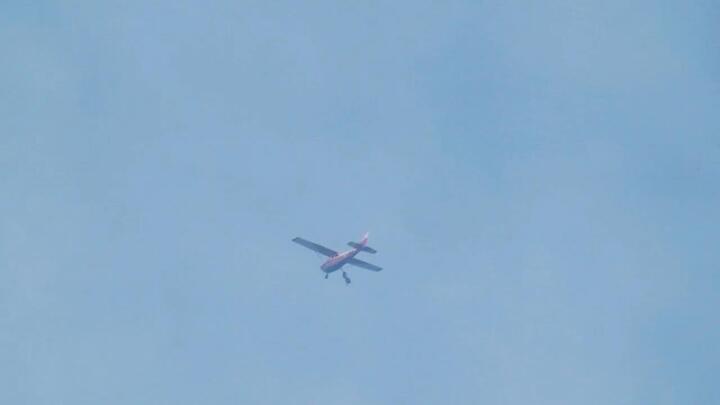 Mắc kẹt ở độ cao 3000m vì vướng vào máy bay