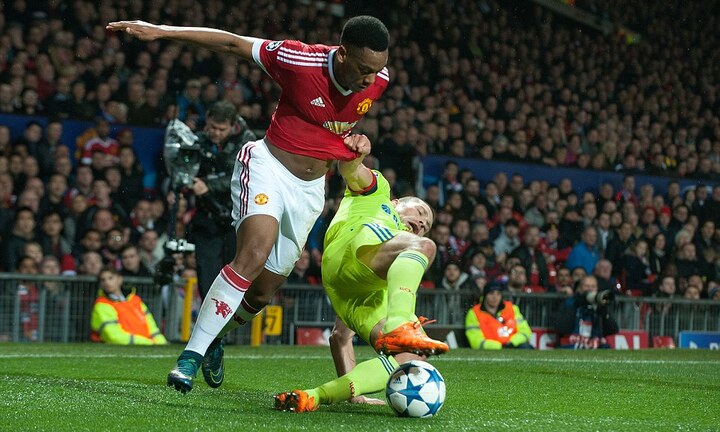 Rooney nổ súng giúp M.U lên ngôi đầu bảng B