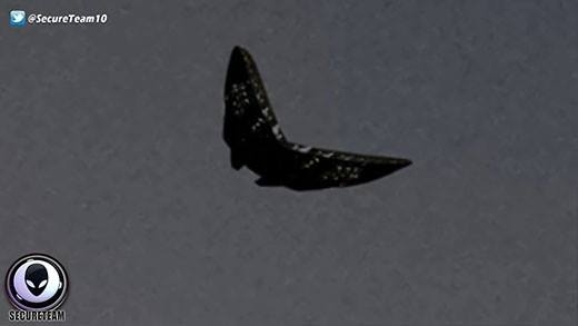 UFO bất ngờ xuất hiện giữa bầu trời nước Mỹ