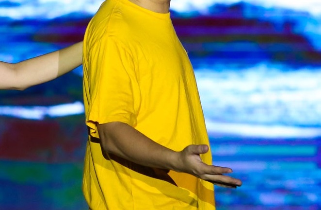 Trường Giang nhí nhố trong hậu trường liveshow đầu đời