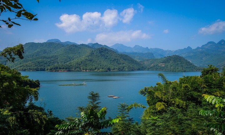 Những cảnh đẹp của Việt Nam níu chân du khách