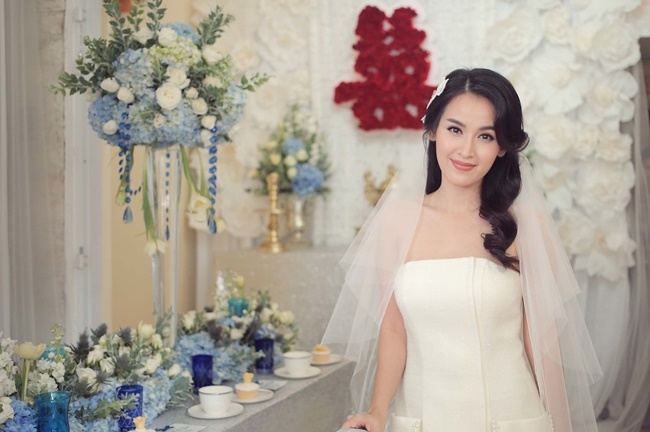  Tú Vi khóc nghẹn ngào lúc đón dâu