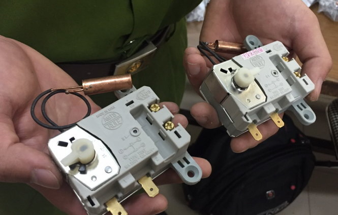 Hai anh em đặt hàng giả từ Trung Quốc bán kiếm lời