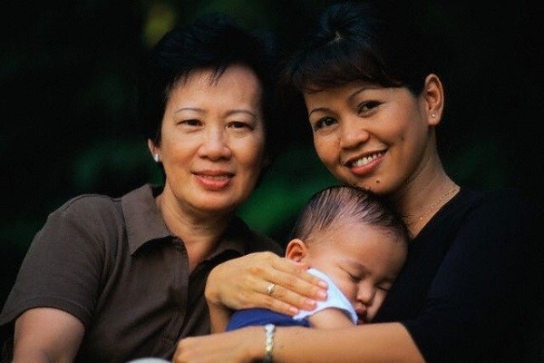 Tư tưởng kỳ quặc và khác biệt của mẹ chồng đang làm hại con trai tôi