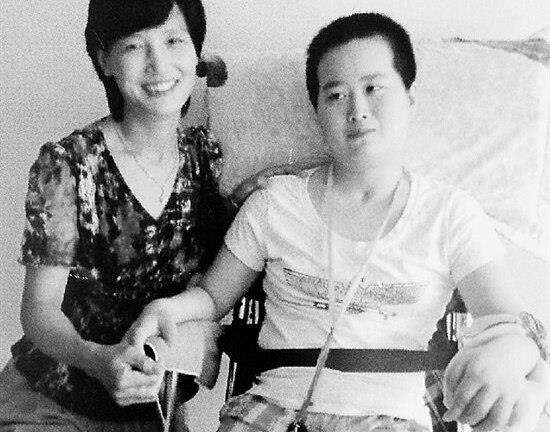 Cảm động bà mẹ 5 năm liền chăm sóc vợ chưa cưới của con trai