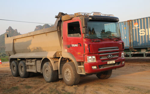 Kiến nghị nhiều biện pháp đối phó với xe quá khổ quá tải