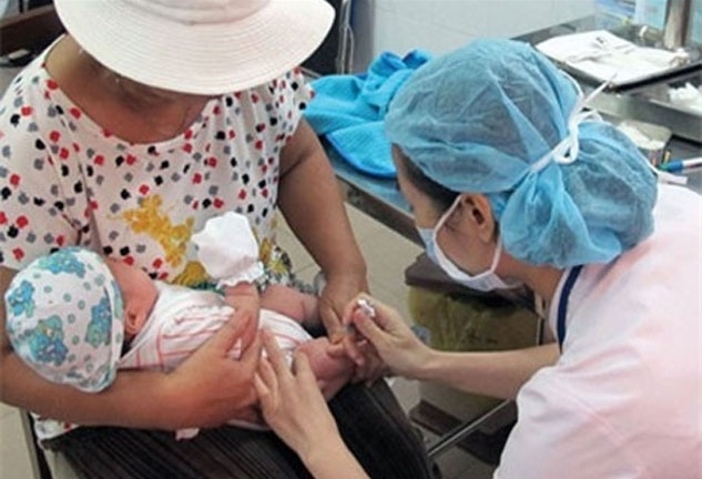 WHO bác tin thử nghiệm vắc-xin Quinvaxem trên trẻ em Việt Nam