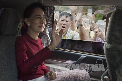 Bà San Suu Kyi kêu gọi đối thoại hòa giải với giới tướng lĩnh