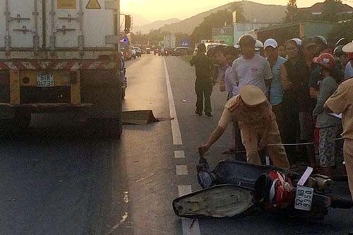 Tai nạn khiến 3 người thương vong, QL 1A ách tắc trong 2 giờ