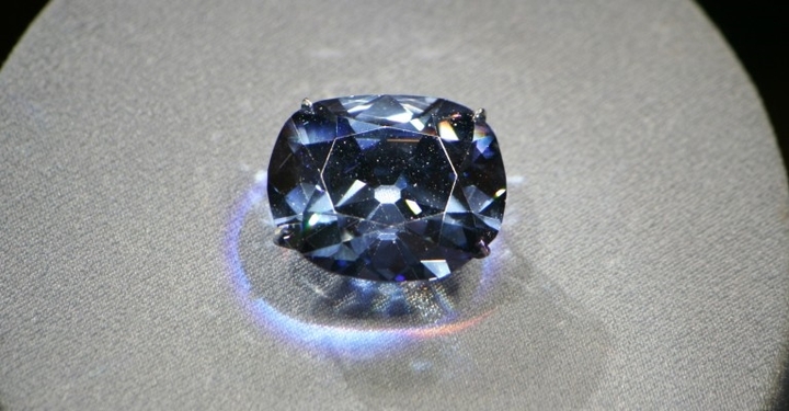 Đại gia chi nghìn tỷ mua kim cương chiều lòng con gái