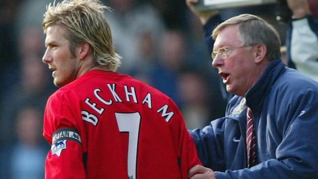 Song sát Beckham - Paul Scholes tỏa sáng ở trận đấu của các huyền thoại