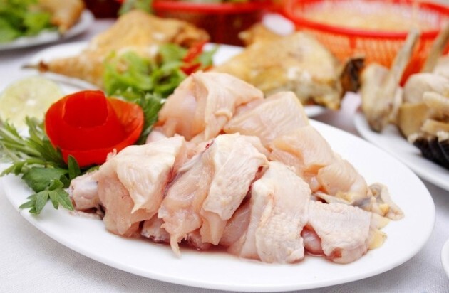 Gà hầm hạt sen, hầm khoai tây bổ dưỡng ngày cuối tuần