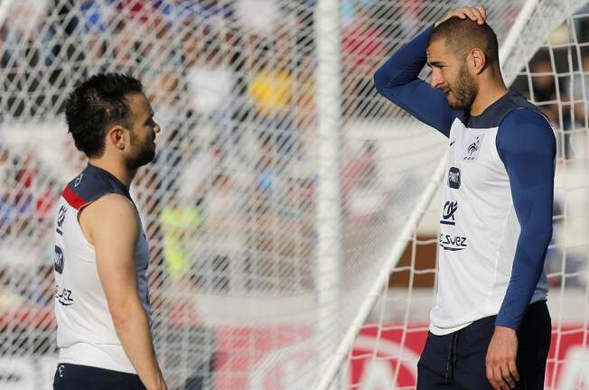 Karim Benzema cúi đầu nhận tội vụ tống tiền đồng đội, chuẩn bị đi tù