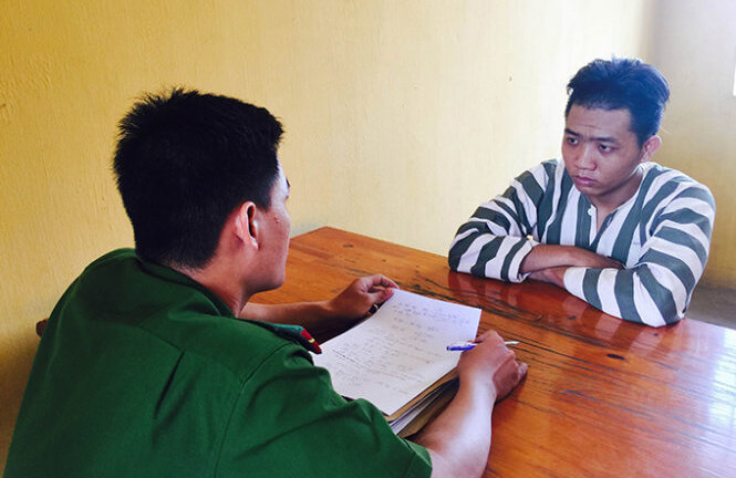 Chém ba người vì tin nhắn rủ vợ đi khách sạn