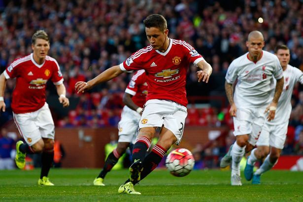 Watford 1-2 M.U: Memphis Depay nổ súng, Deeney phản lưới nhà