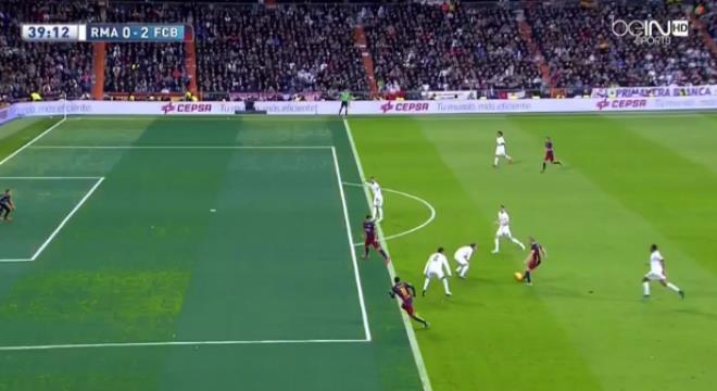 Trọng tài đã biếu không Barca 2 bàn thắng ở El Clasico?