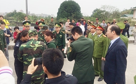 Được tại ngoại vì nuôi con nhỏ, người phụ nữ đào tẩu sang TQ trốn án tù