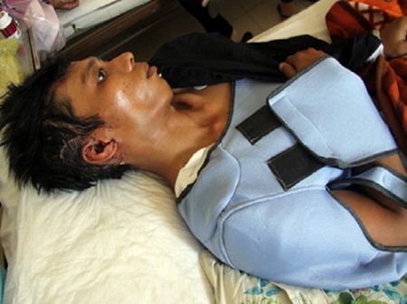 Tài công bị nhóm bịt mặt xông vào nhà chém